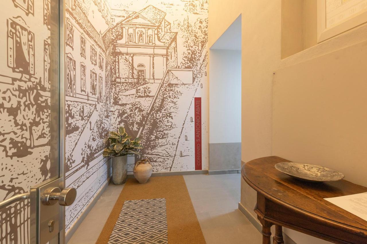 Mc House Como Con Posto Auto Exterior photo